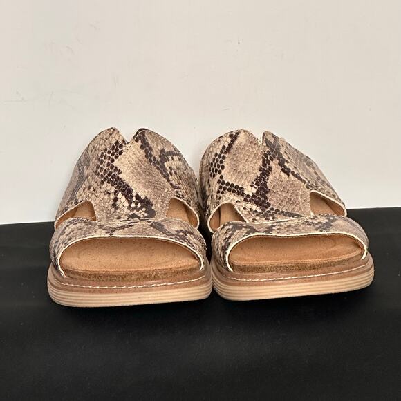 Clarks Arwell Walk Leather Sandal Sz 8W Excellent Shape! - Picture 4 of 7